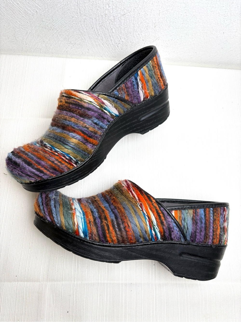 DANSKO Mulitcolor Yarn Clogs 38 (7.5/8) - Picture 2 of 15
